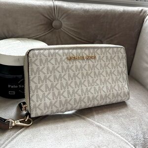 Michael Kors White Monogram Clutch Wallet